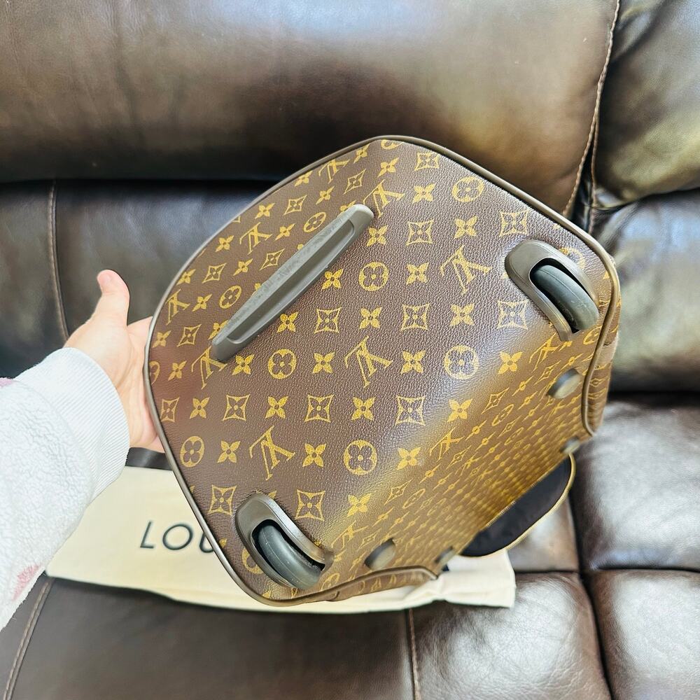 Louis Vuitton Horizon Soft Duffle 55 - Picture 12 of 16